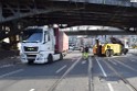 LKW blieb unter Bruecke haengen Koeln Deutz Opladenerstr Deutz Muelheimerstr P095